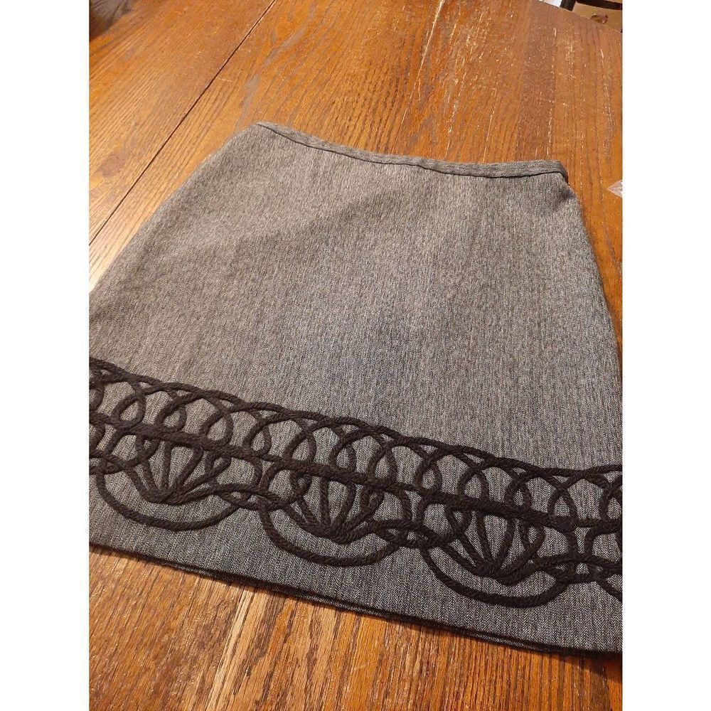 Size 4 Ann Taylor LOFT Grey Black White Crochet Trim Side Zip Lined Skirt